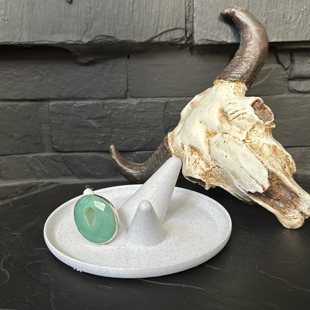 Green agate ring